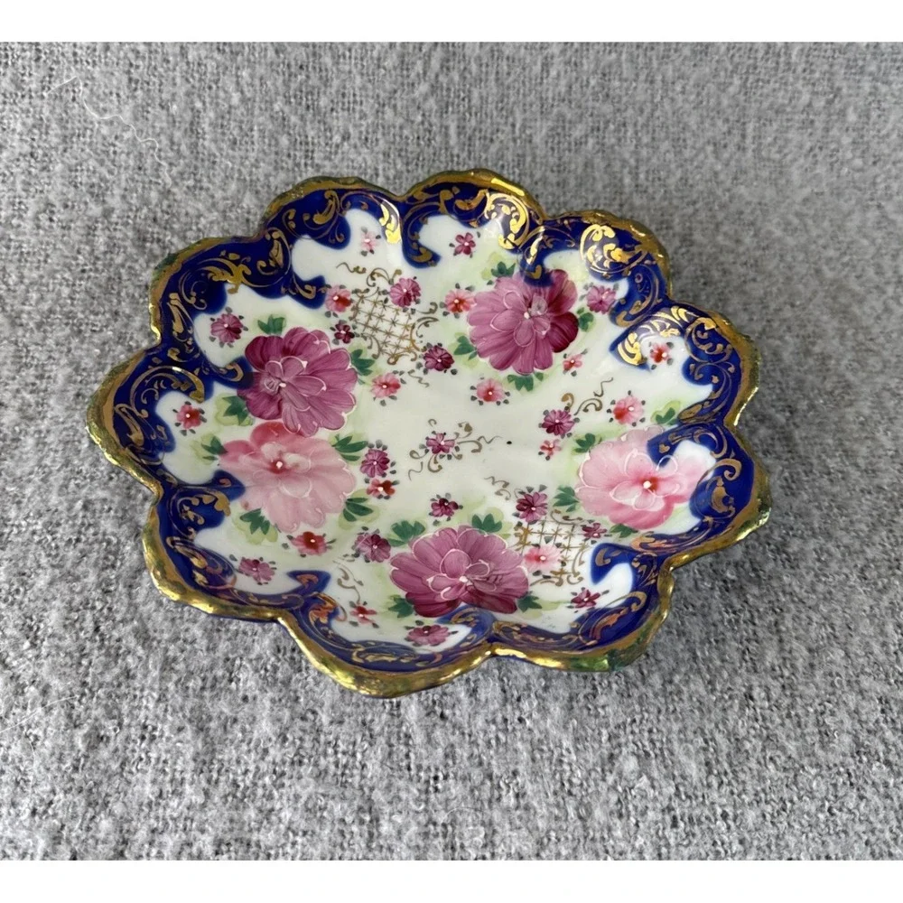 Grandmas Vintage Footed‎ Floral Bowl 7.5